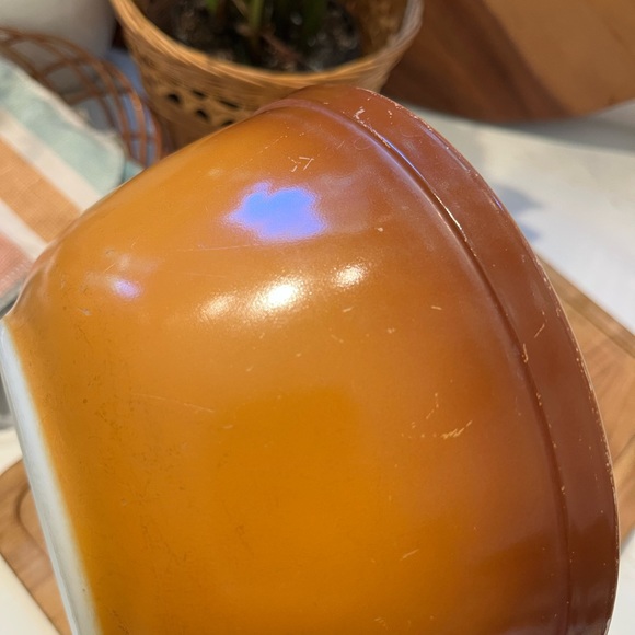 S/3 Vintage Pyrex bowls *imperfect* - Picture 8 of 16